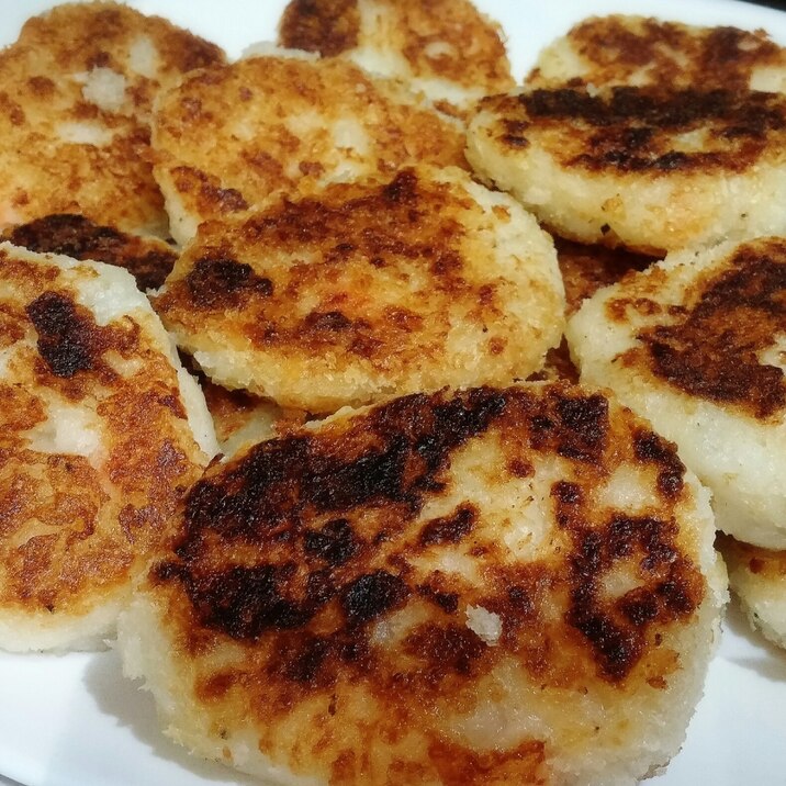 余ったポテトサラダで焼きコロッケ